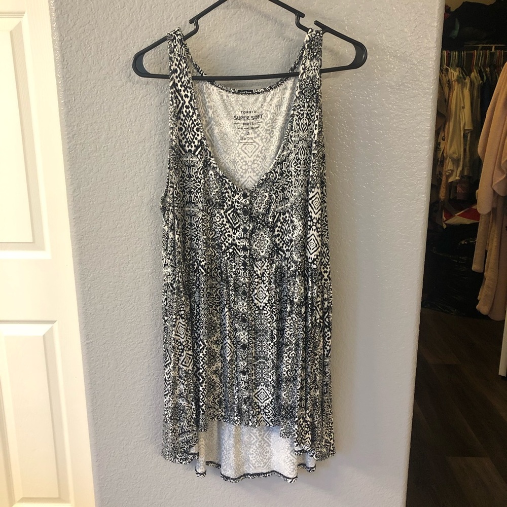 Torrid 2X Super Soft Knit Black/White Tank Top